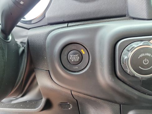 Used 2023 Jeep Gladiator Overland AWD/4WD image 27