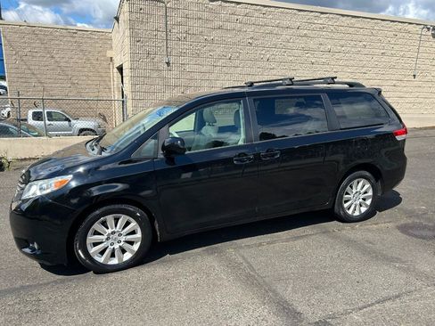 Used 2014 Toyota Sienna XLE AWD/4WD image 8