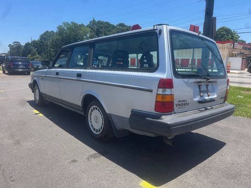 Used 1992 Volvo 240 Wagon RWD image 4