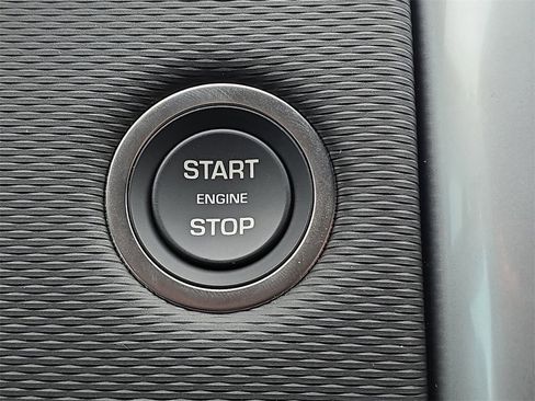 New 2025 Land Rover Discovery Dynamic SE image 27