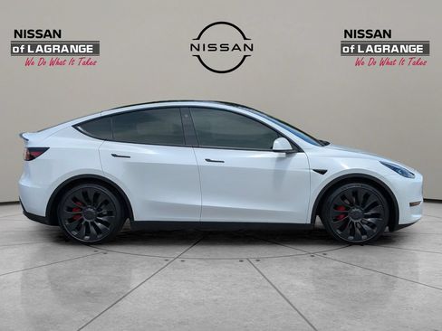 Used 2023 Tesla Model Y Performance AWD/4WD image 4
