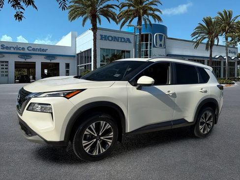Used 2023 Nissan Rogue SV w/ SV Premium B Package FWD image 4