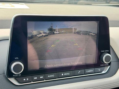 Used 2023 Nissan Rogue SV image 21