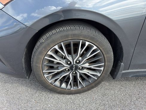 Used 2024 Kia Forte GT-Line w/ GT-Line Premium Package FWD image 9