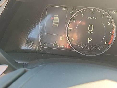 Used 2025 Lexus ES 350 w/ Premium Package image 21