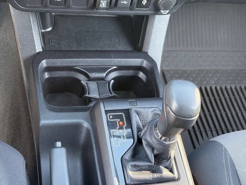 Used 2023 Toyota Tacoma TRD Sport AWD/4WD image 31