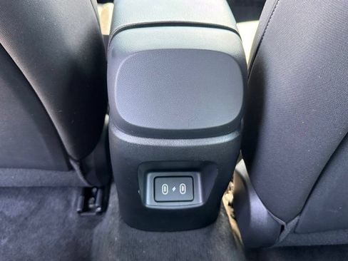 Used 2024 Hyundai Elantra Blue FWD image 28