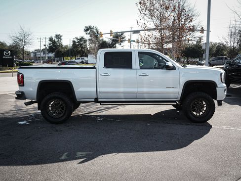 Used 2017 GMC Sierra 1500 Denali w/ Denali Ultimate Package image 11