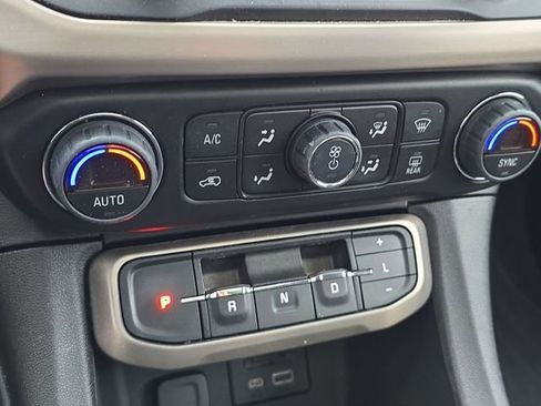 Used 2023 GMC Acadia Denali w/ Denali Ultimate Package image 17