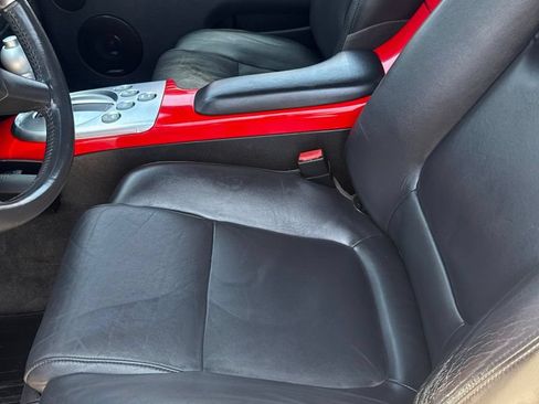 Used 2004 Chevrolet SSR w/ Preferred Equipment Group RWD image 16