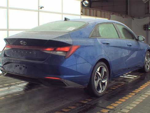 Used 2023 Hyundai Elantra SEL w/ Convenience Package image 4