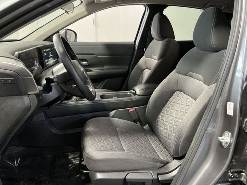 Used 2025 Nissan Kicks SV image 21