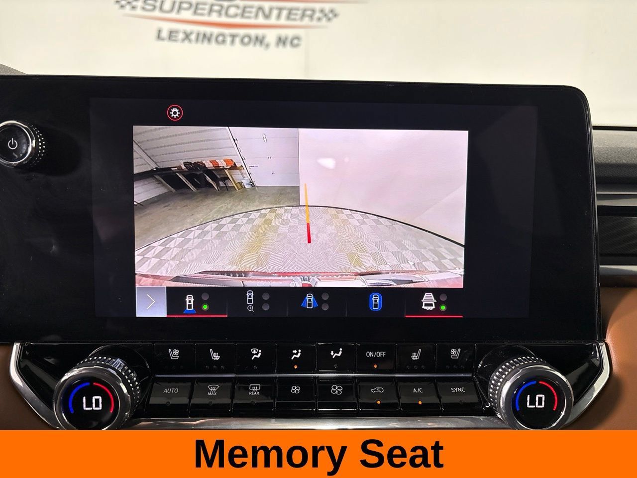 Used 2024 GMC Canyon AT4 w/ AT4 Premium Package AWD/4WD image 19
