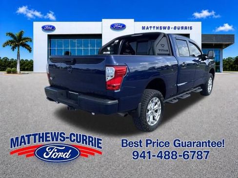 Used 2021 Nissan Titan SV w/ SV Convenience Package AWD/4WD image 4