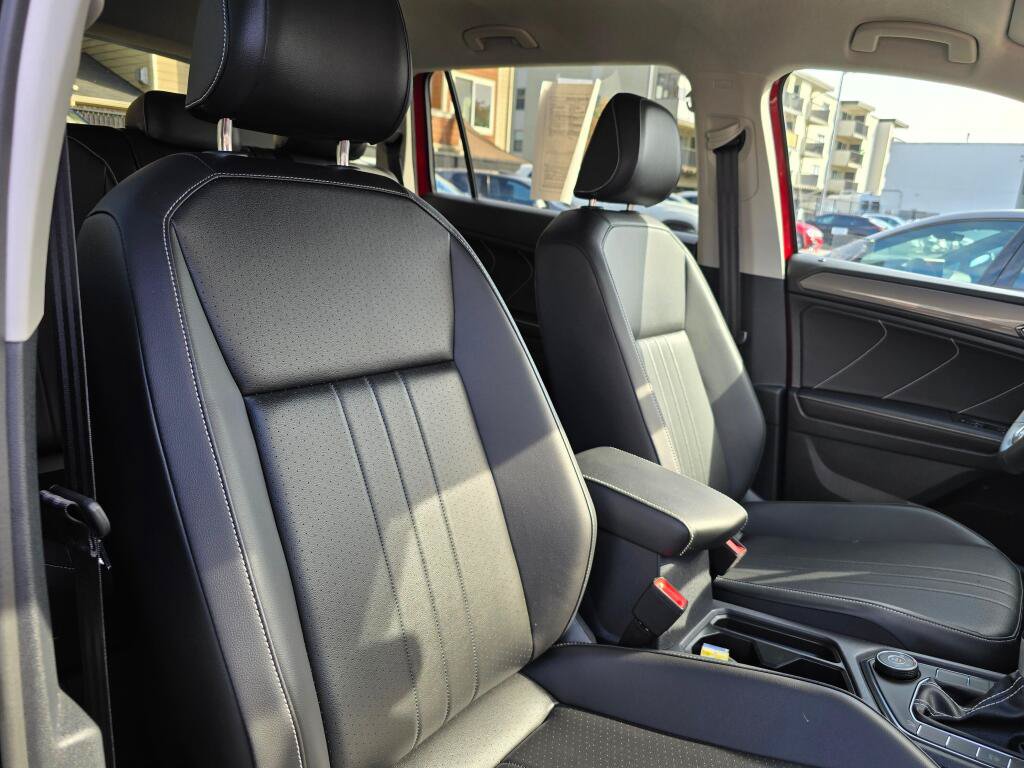 Used 2024 Volkswagen Tiguan SE AWD/4WD image 11