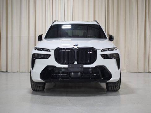 Used 2026 BMW X7 M60i image 8