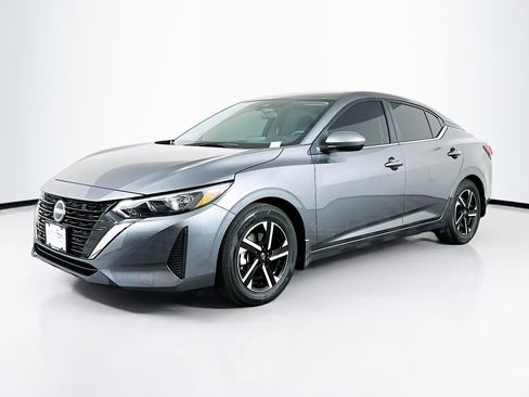 Used 2025 Nissan Sentra SV w/ Trunk Package image 3