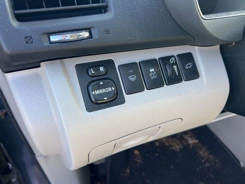 Used 2013 Toyota Highlander Limited w/ Convenience Pkg AWD/4WD image 24