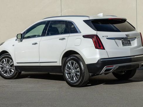 Used 2021 Cadillac XT5 Premium Luxury image 3