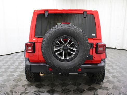 Used 2024 Jeep Wrangler Unlimited Rubicon 392 image 34