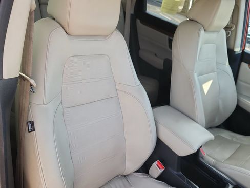 Used 2019 Honda CR-V Touring image 18