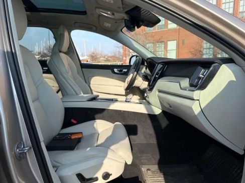 Used 2023 Volvo XC60 B6 Ultimate w/ Protection Package Premier AWD/4WD image 15