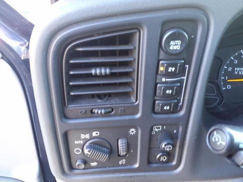Used 2004 Chevrolet Tahoe LT w/ LT Preferred Equipment Group image 17
