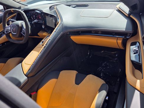 Used 2024 Chevrolet Corvette Stingray Premium Cpe w/ Z51 Performance Package RWD image 17