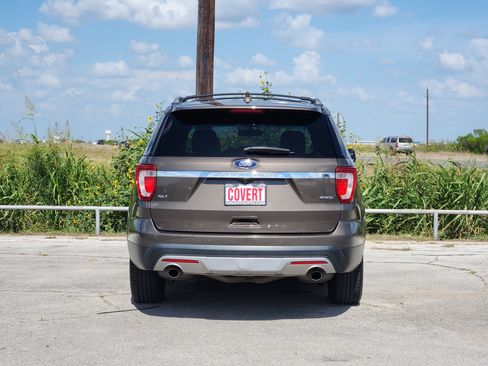 Used 2016 Ford Explorer XLT w/ Equipment Group 202A AWD/4WD image 6
