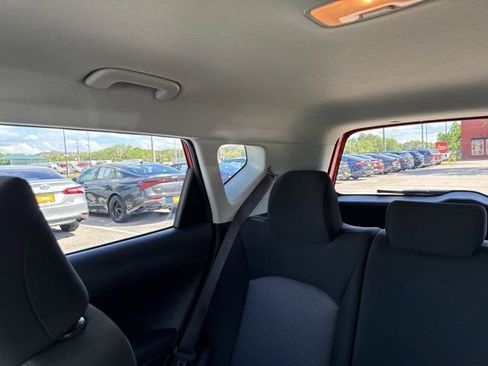 Used 2025 Kia Soul LX w/ LX Technology Package FWD image 30