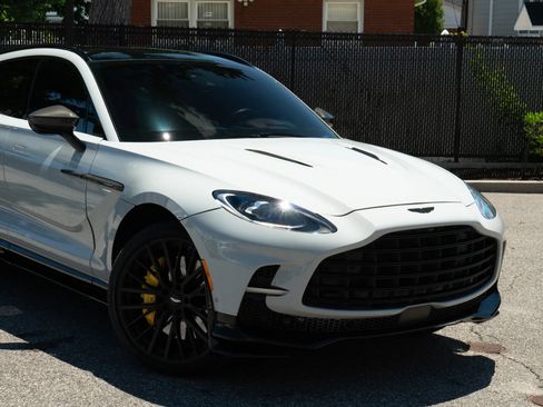 Used 2023 Aston Martin DBX 707 AWD/4WD image 5