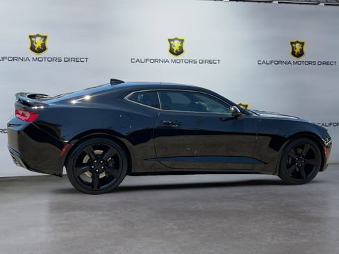 Used 2018 Chevrolet Camaro SS RWD image 4