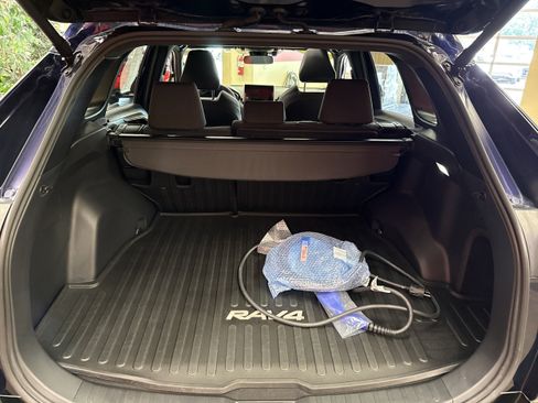 Used 2024 Toyota RAV4 SE w/ Weather & Moonroof Package AWD/4WD image 33