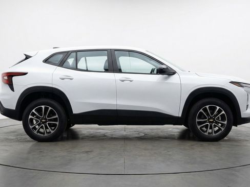 Used 2025 Chevrolet TrailBlazer LT image 11