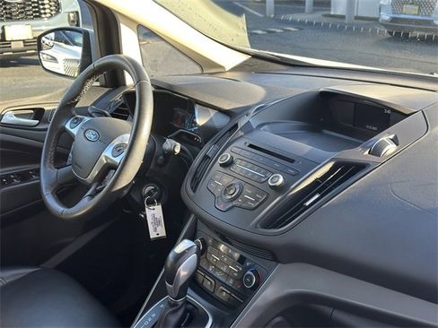 Certified 2017 Ford C-MAX Energi SE w/ Equipment Group 402A image 31