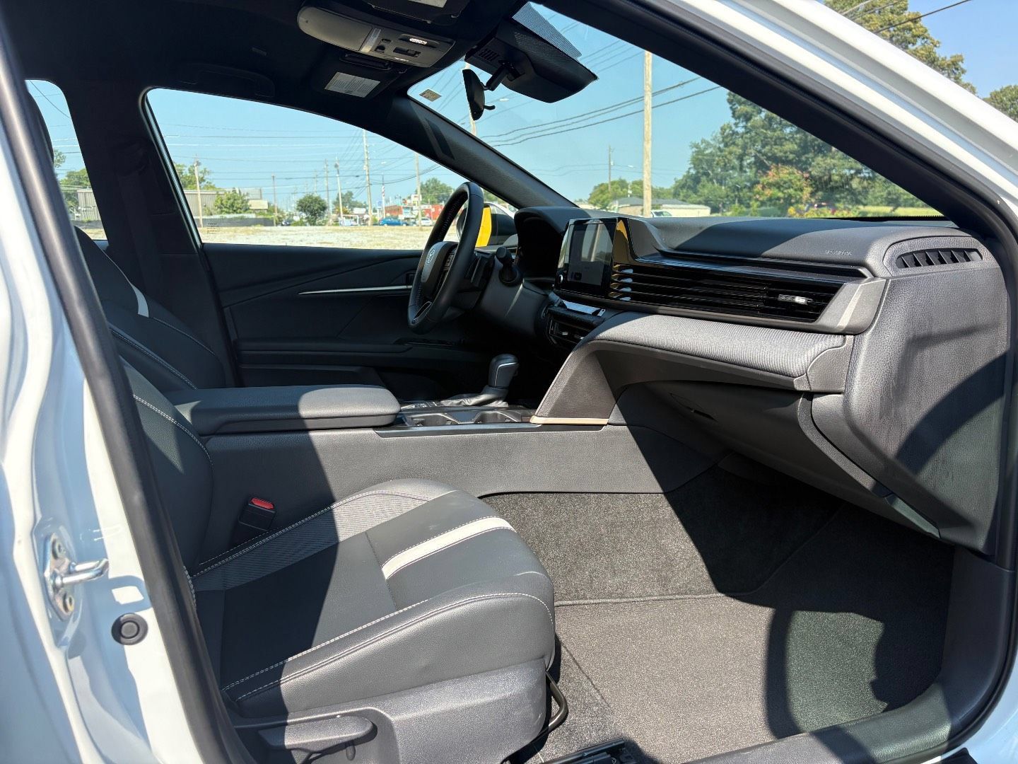 Used 2026 Toyota Camry SE FWD image 11