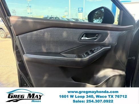Used 2023 Nissan Rogue SV FWD image 10
