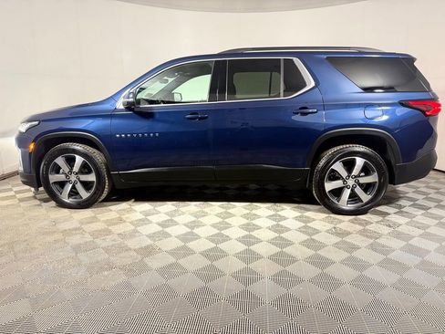 Used 2023 Chevrolet Traverse LT w/ LT Premium Package AWD/4WD image 3