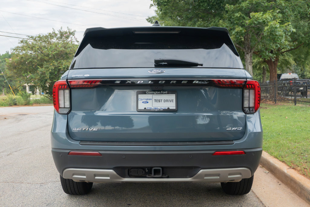 Used 2025 Ford Explorer Active w/ Active Comfort Package AWD/4WD image 6