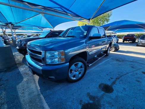 Used 2011 Chevrolet Silverado 1500 LT w/ Texas Edition RWD image 2