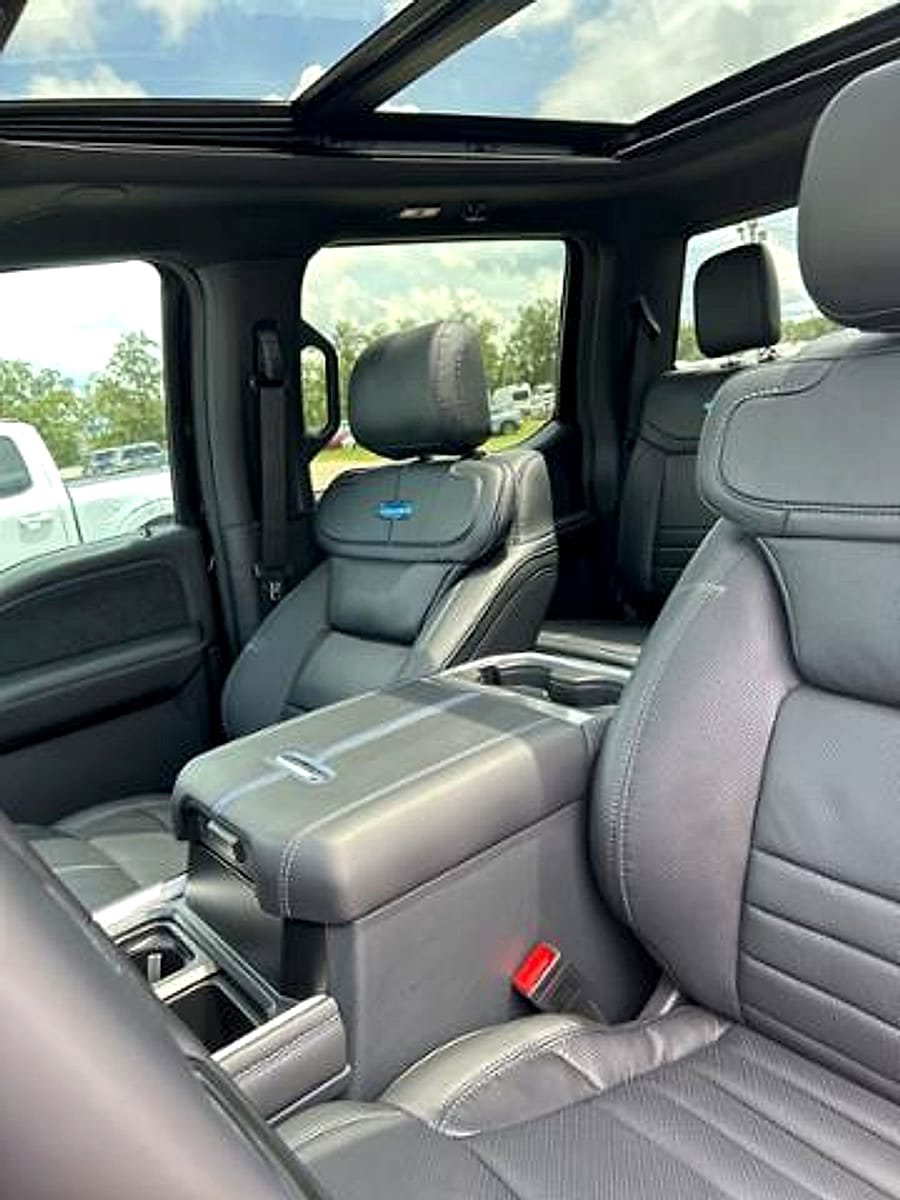 New 2025 Ford F250 Platinum AWD/4WD image 29