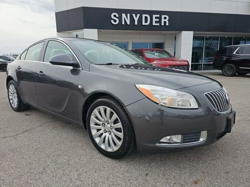 Used 2011 Buick Regal CXL image 2