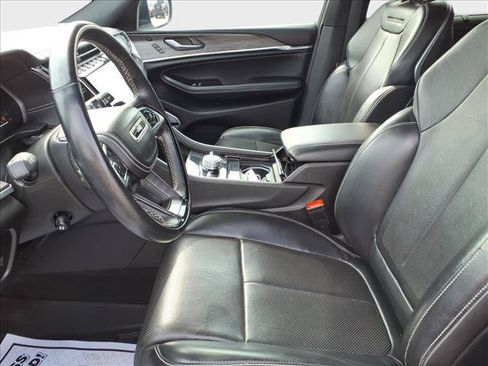 Used 2021 Jeep Grand Cherokee L Overland w/ Advanced Protech Group III AWD/4WD image 17