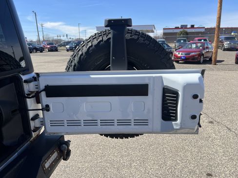 Used 2013 Jeep Wrangler Unlimited Sahara w/ Dual Top Group image 10