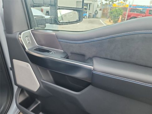 New 2026 Ford F250 Platinum image 29