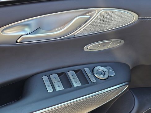 Used 2025 Genesis GV70 3.5T Sport image 32