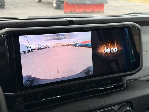 Used 2024 Jeep Gladiator Sport image 29