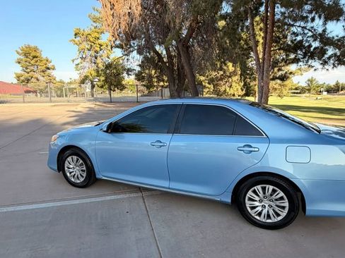 Used 2012 Toyota Camry LE FWD image 28