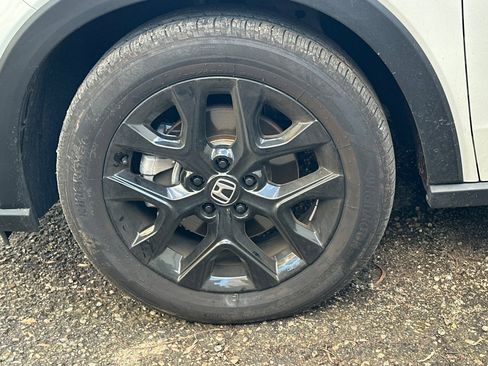 Used 2024 Honda HR-V Sport image 8