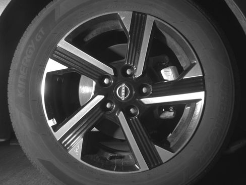 Used 2025 Nissan Sentra SV image 13